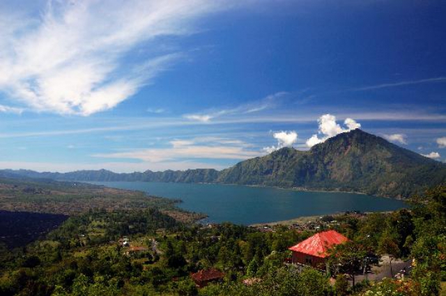 Фото озера Батур на Бали, Индонезия